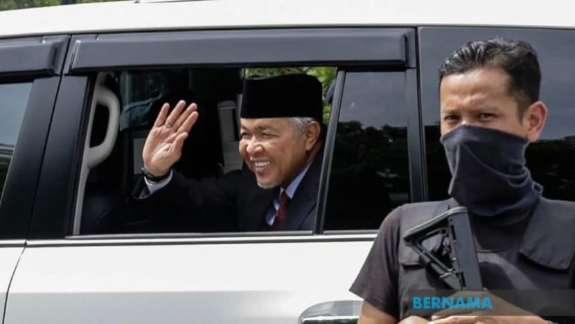 Ahmad Zahid nafi letak jawatan Pengerusi BN, Presiden UMNO Ahmad Zahid nafi letak jawatan Pengerusi BN, Presiden UMNO