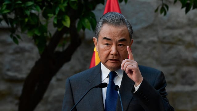 王毅：希望美国新政府做出正确抉择 同中方相向而行