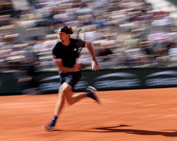 Resolute Zverev reels in Mensik, books French Open final with Cobolli