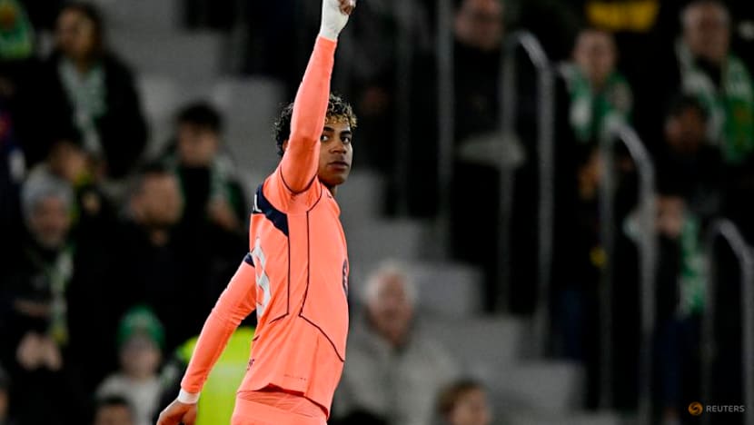 Yamal guides Barcelona to 3-1 win at Elche