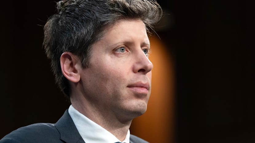 ChatGPT's "Code Red"?! OpenAI in Crisis Over AI Rivalry!