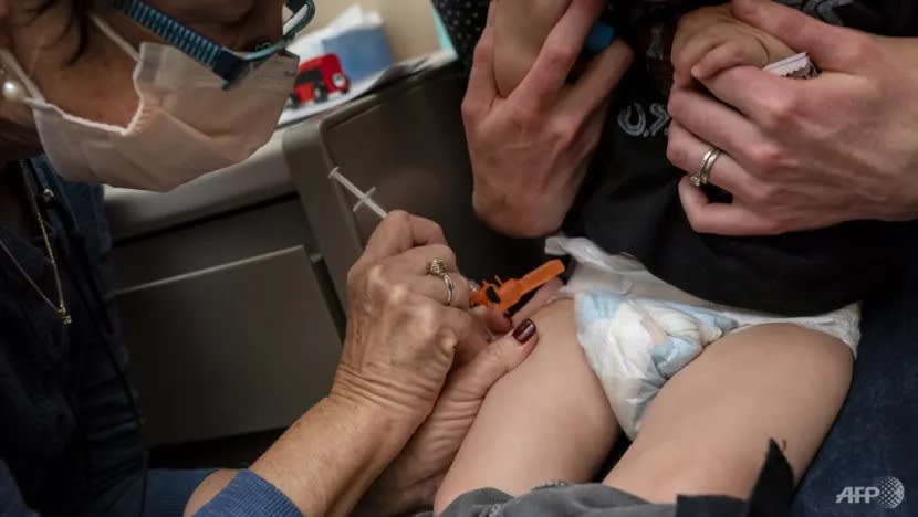 Masih takut dapatkan vaksin COVID-19 bagi anak kecil anda? Ini penjelasan Dr Karen Nadua dari KKH Masih takut dapatkan vaksin COVID-19 bagi anak kecil anda? Ini penjelasan Dr Karen Nadua dari KKH