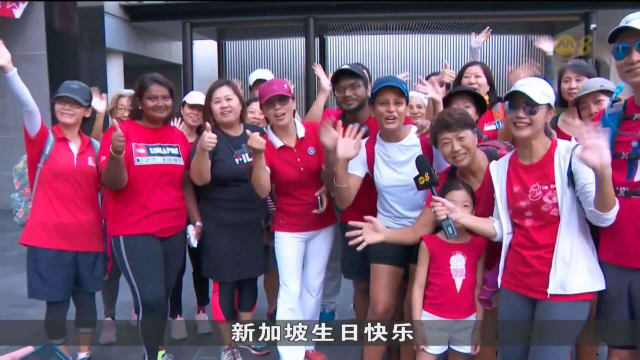 不少国人以骑行和徒步方式 认识新加坡庆祝国庆