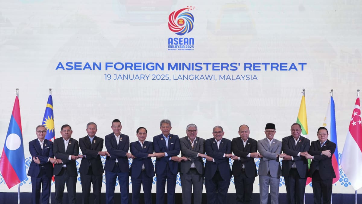 ASEAN-wide digital payment system, regional power grid key amid geopolitical risks: Vivian Balakrishnan ASEAN-wide digital payment system, regional power grid key amid geopolitical risks: Vivian Balakrishnan