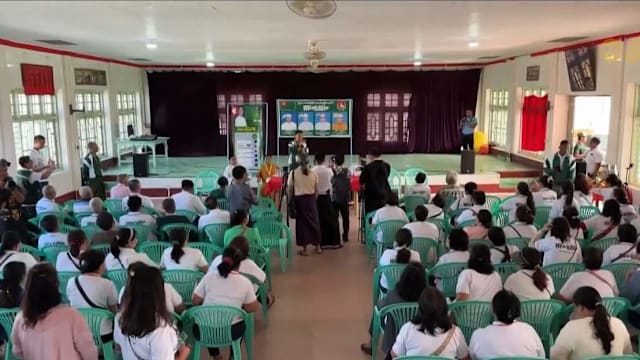 缅甸大选在即军政府称盼回归民主 反对派吁抵制选举