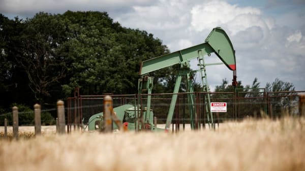 Oil prices rise with equities, but tariff worries linger - Channel News Asia (Picture 2)