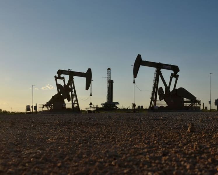 Oil settles 5% lower as investors await updates on US-Iran peace deal talks