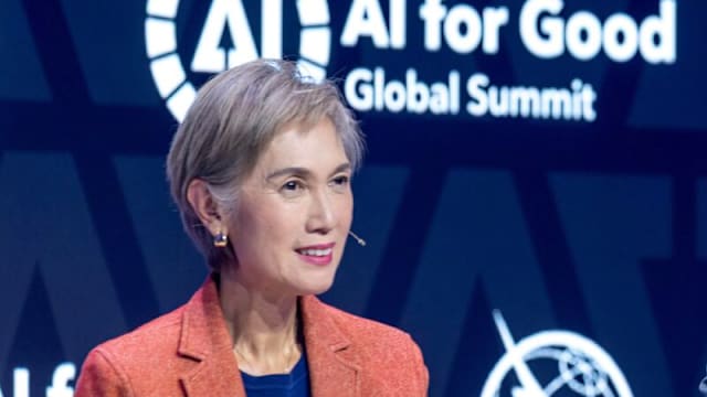 杨莉明：有必要完善安全保障措施 提升社会对AI的信任