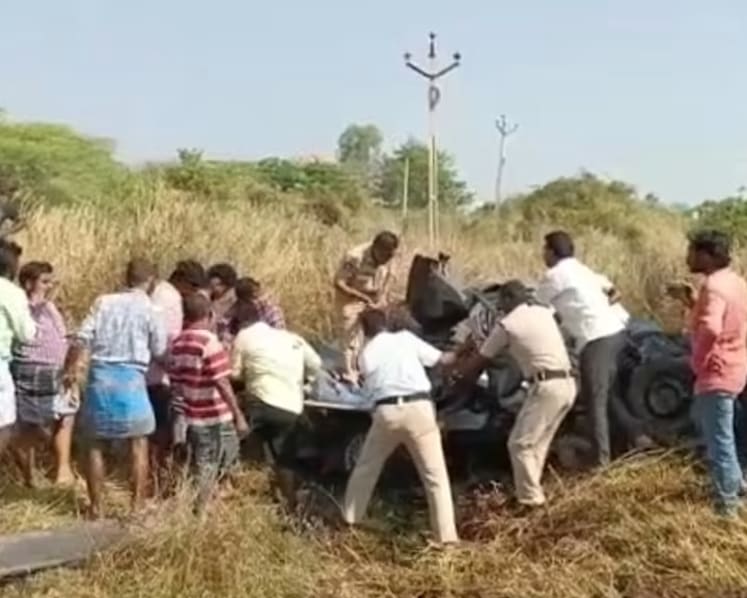 Singaporean couple killed after their car was hit by speeding truck in India
