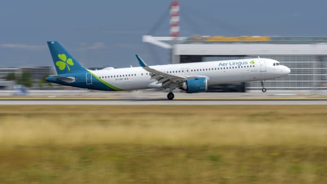 夫妻吵架变肢体冲突 爱尔兰航空客机急降法国