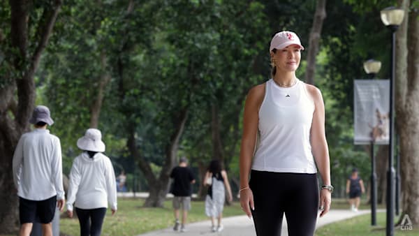 Behind a 'perfect' expat life, this British woman beats loneliness and anxiety with daily walks that grew into a movement