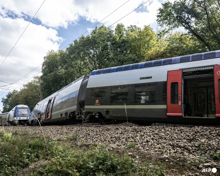 French police suspect train derailment was sabotage