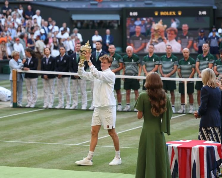 Sinner fends off Zverev in power battle to retain Wimbledon crown