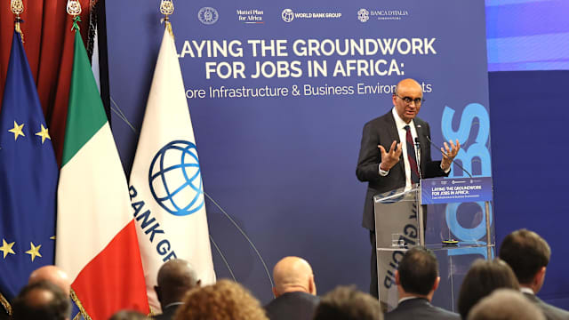 尚达曼吁全球作出重大转变 为非洲创造更多就业机会