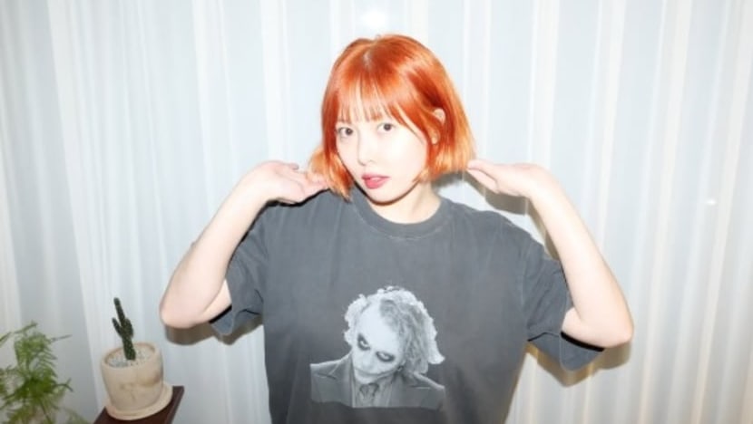 இசை நிகழ்ச்சியின்போது மயங்கி விழுந்த K-pop பாடகி