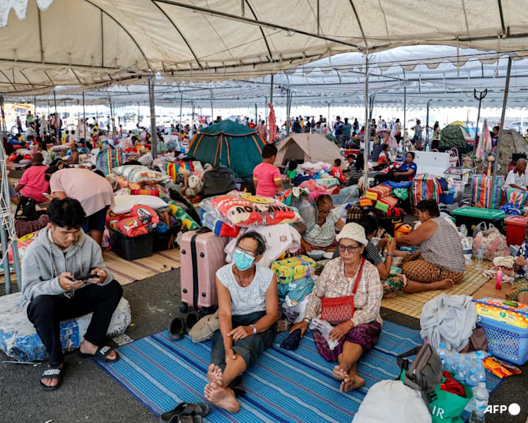 As it happened: Thousands flee fresh Thailand-Cambodia clashes as border tensions reignite