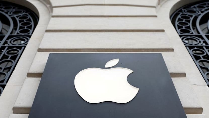 Apple changes fees for alternative app stores in EU