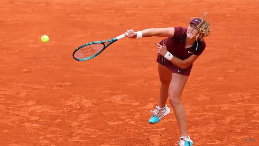 Gauff finds groove after forgetting rackets, Medvedev exits French Open