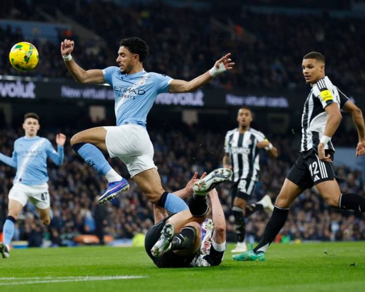 Ruthless Man City thump Newcastle to reach League Cup final