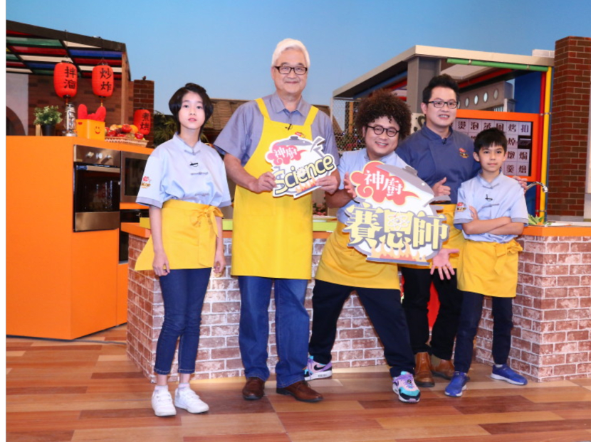 Lin Yu-Chih and Amber An show cooking skills in the press conference of "Master Chef's scientific kung fu"