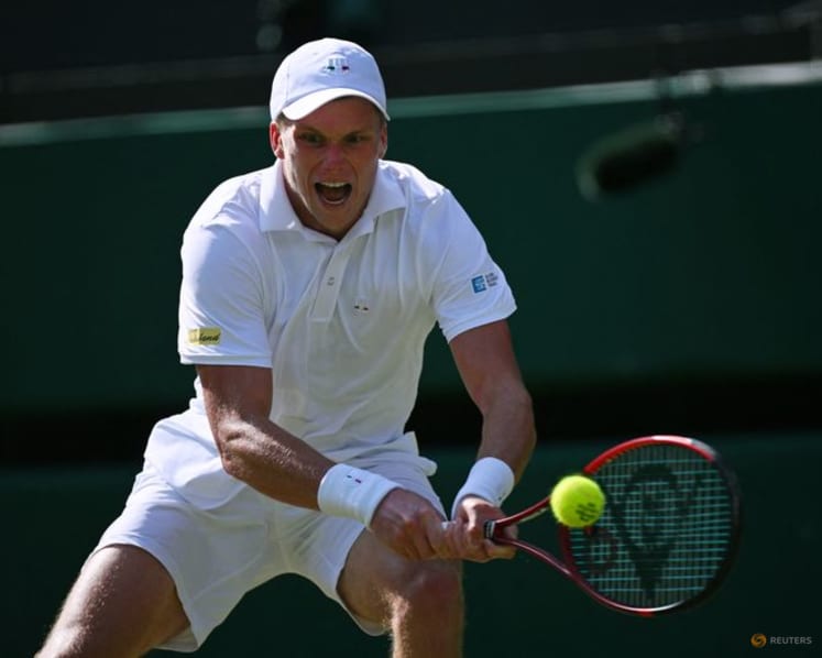 Sinner beats the heat and breezes past Brooksby into Wimbledon fourth round