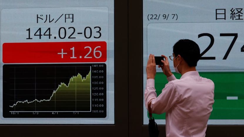 Japan may intervene if yen dives toward 160 per dollar, ex-BOJ official says