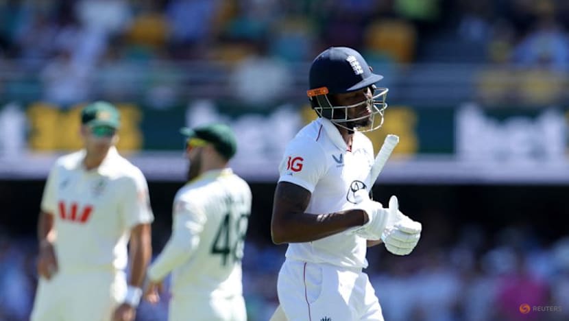 England all out for 334 in first innings in second Ashes test