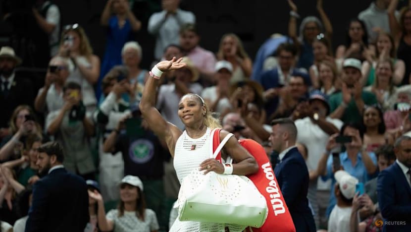 Serena and Wawrinka go down fighting at Wimbledon