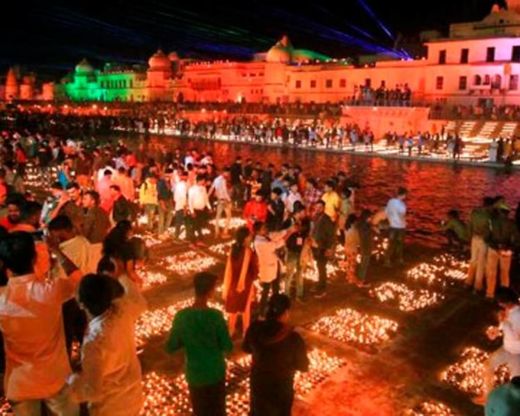 Indian holy city lights record number of oil lamps