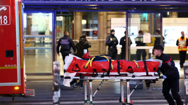 法国电车相撞事故导致68人受伤 初步调查排除人为蓄意