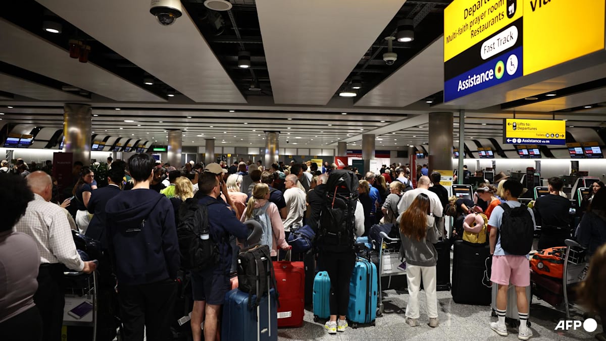 Air traffic control issue disrupts flights at major UK airports
