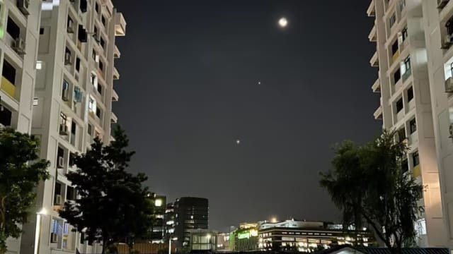 奇观！本地天文爱好者拍到新月木星和金星排成直线