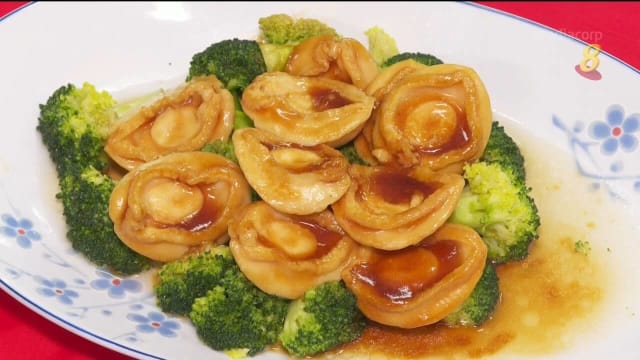 摊贩：不少外食族选择较经济实惠年菜 热门时段订位已额满