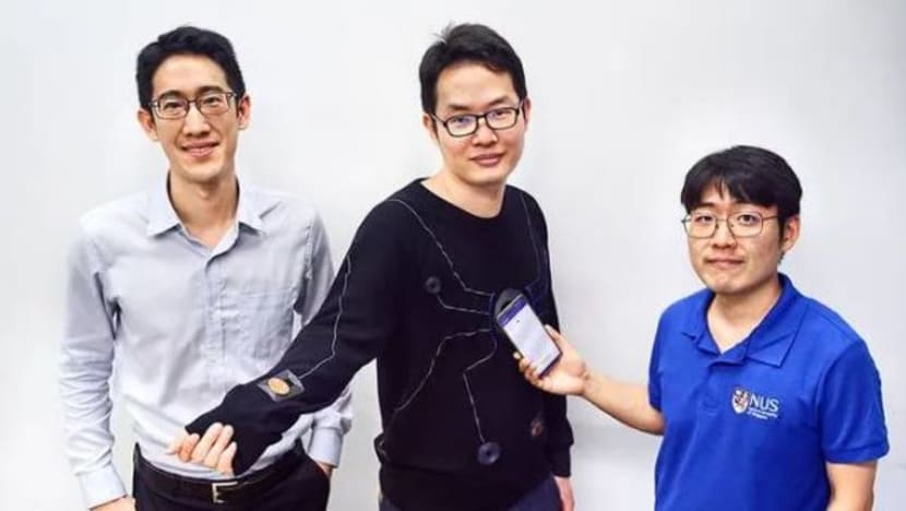 Pengkaji NUS berhasil cipta sut bijak kuasa telefon bimbit buat atlit Pengkaji NUS berhasil cipta sut bijak kuasa telefon bimbit buat atlit