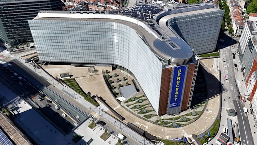 European Commission proposes Russia sanctions reprieve for dealings with Chinese chips firm