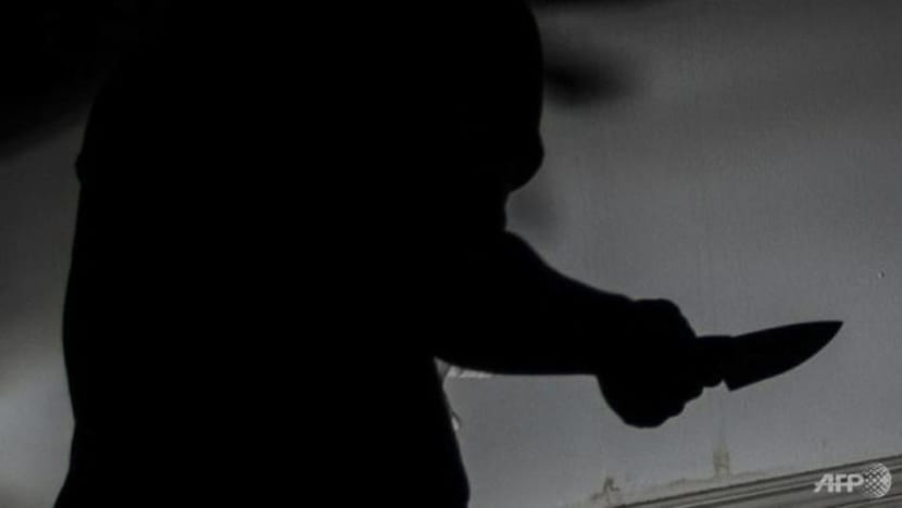 Lelaki dijel; ancam pembantu gerai makan dengan parang kerana tidak jawab panggilan