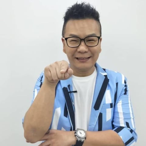 惊！曾抽两包烟的她，听女儿一言终戒烟，背后的故事令人感动