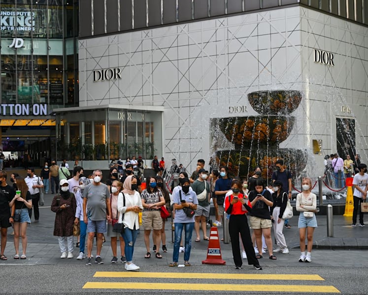 Spike in COVID-19 cases in Malaysia, experts say time to mask up again