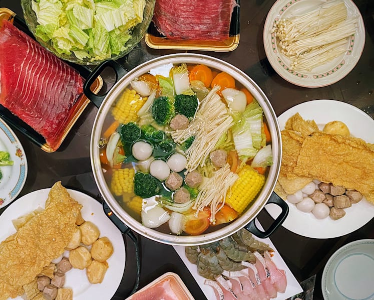Man threw steamboat food at ‘noisy and smelly’ car with children inside, gets 7 days’ jail