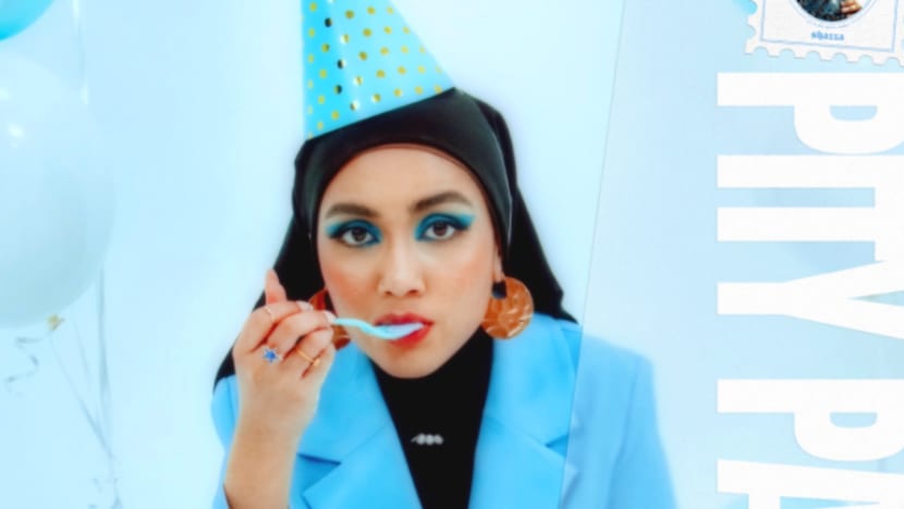 Bakat muda sedang meningkat, Shareefa Aminah ajak pendengar ke 'Pity Party' Bakat muda sedang meningkat, Shareefa Aminah ajak pendengar ke 'Pity Party'