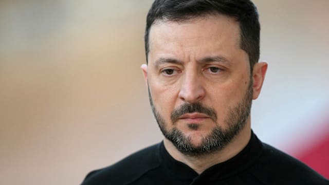 泽连斯基同意放弃加入北约 换取西方提供安全保障