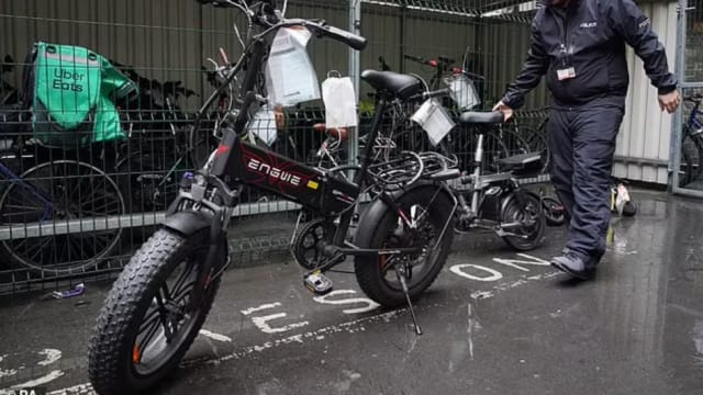英国十岁男孩与电动脚踏车相撞 面部遭受重伤