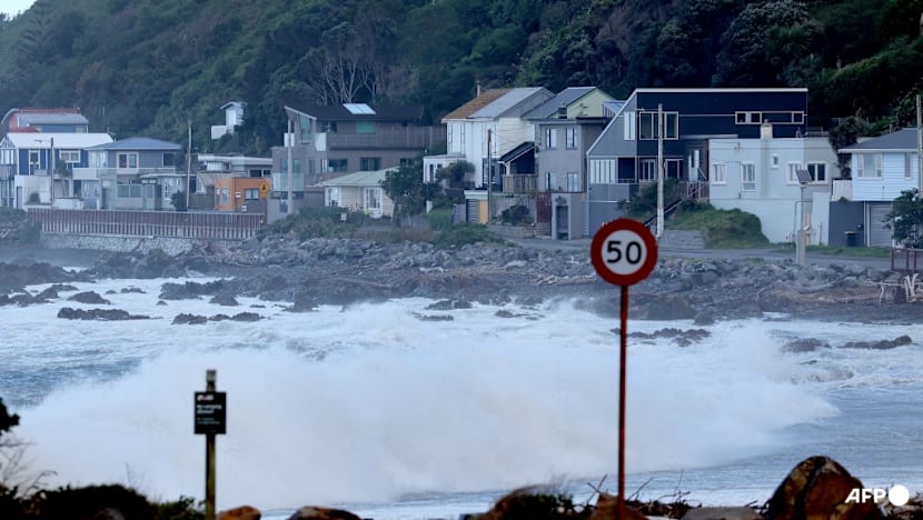 Hundreds evacuated as waves batter New Zealand capital Hundreds evacuated as waves batter New Zealand capital