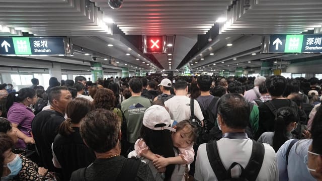 中国将发出有效期五年的内地签证给港澳非永久居民