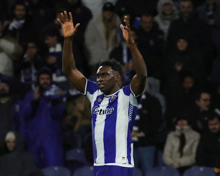 Spain striker Aghehowa in race to be fit for World Cup after knee injury