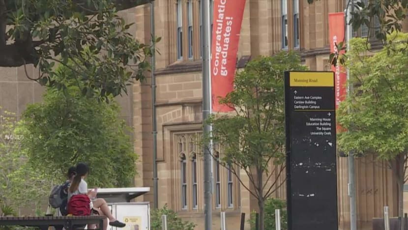 Permohonan visa pelajar antarabangsa di Australia turun mendadak Permohonan visa pelajar antarabangsa di Australia turun mendadak