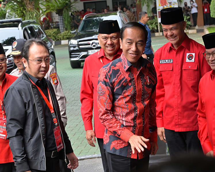 Jokowi’s 'meddling' admission in Indonesia's presidential polls raises political issues but not against the law