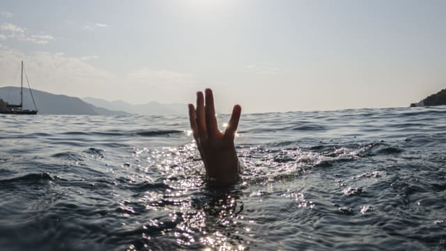 跳河逃命仍不放过 中国男子在柬遭同胞殴打溺亡