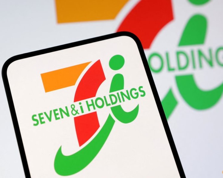 7-Eleven owner's shares jump as Zabka talks burnish Europe expansion push