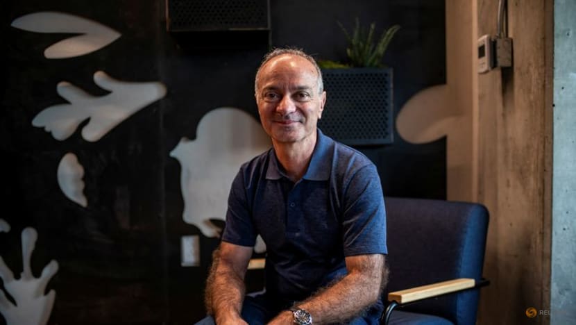 Exclusive-Arm hires Amazon AI exec to boost plans to build its own chips Exclusive-Arm hires Amazon AI exec to boost plans to build its own chips